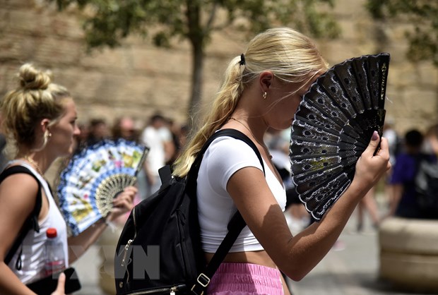 Nắng nóng xảy ra nghiêm trọng tại nhiều nước ở châu Âu